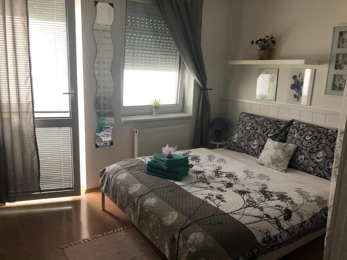 Terrace Apartment S 1 Spalnou Sofia-Parking & Wifi Bratislava Bagian luar foto