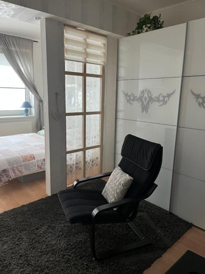 Terrace Apartment S 1 Spalnou Sofia-Parking & Wifi Bratislava Bagian luar foto