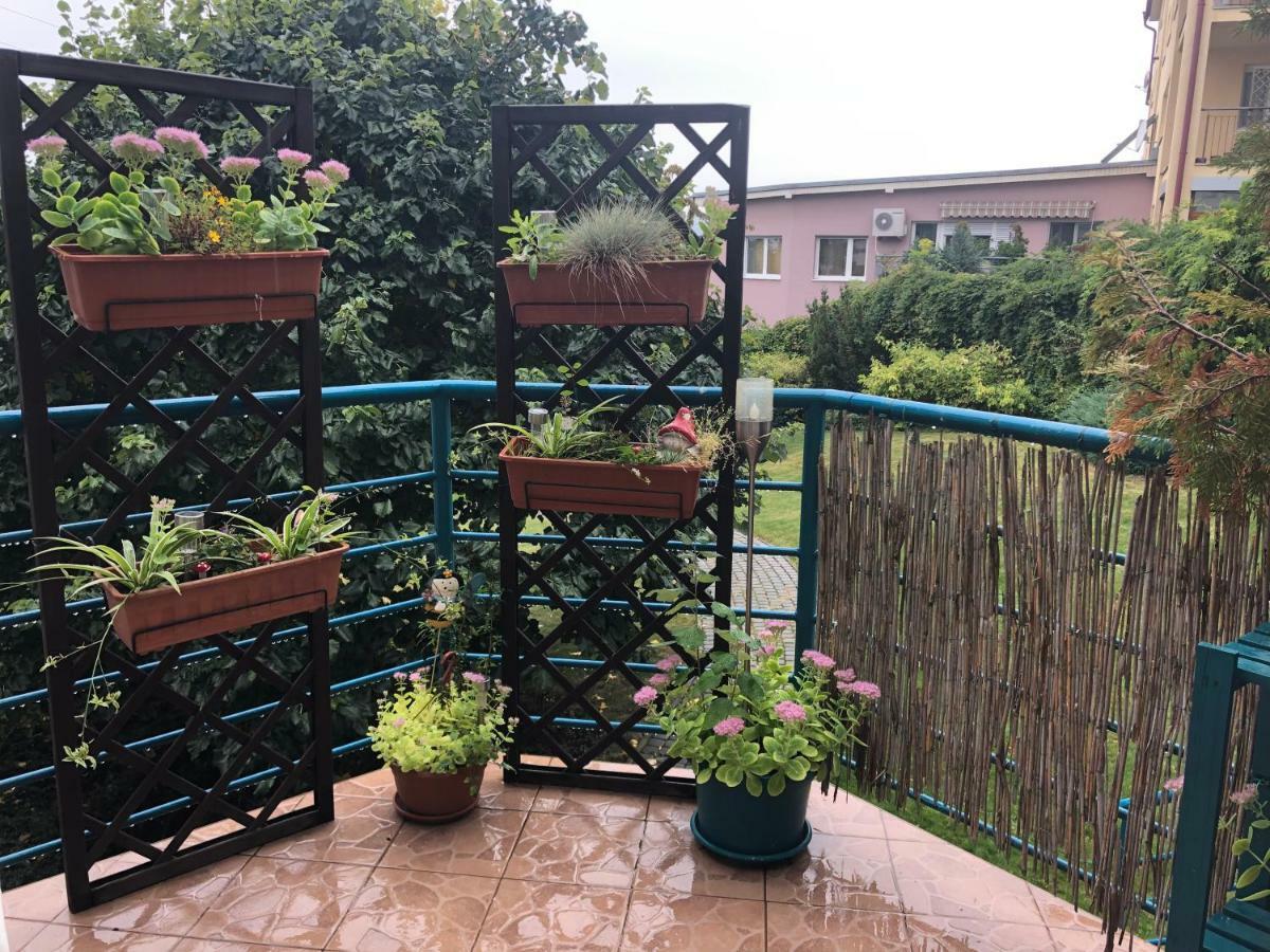 Terrace Apartment S 1 Spalnou Sofia-Parking & Wifi Bratislava Bagian luar foto