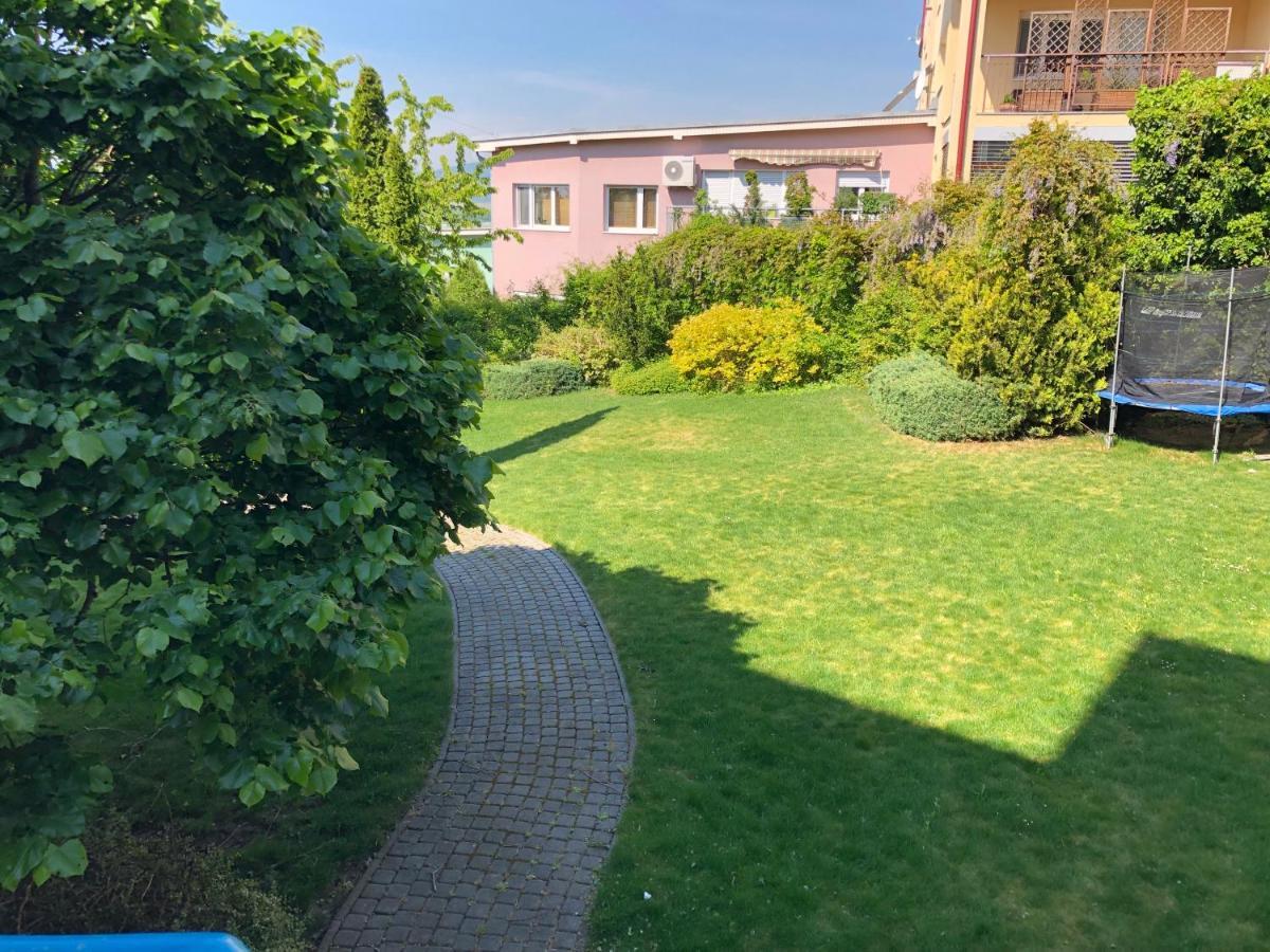 Terrace Apartment S 1 Spalnou Sofia-Parking & Wifi Bratislava Bagian luar foto
